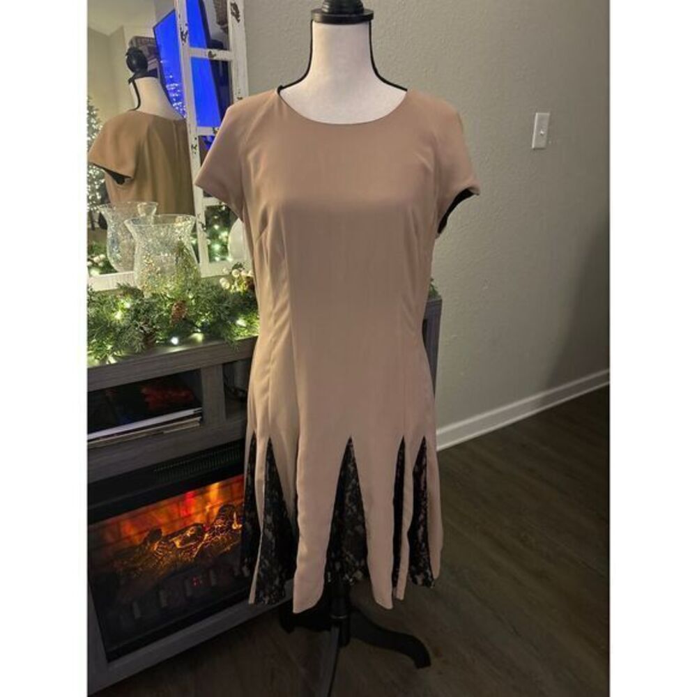 Belle Badgley Mischka‎ dress size 14 tan black lace